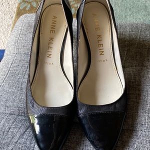 Anne Klein Flex style 2 inch leather/patent black pump